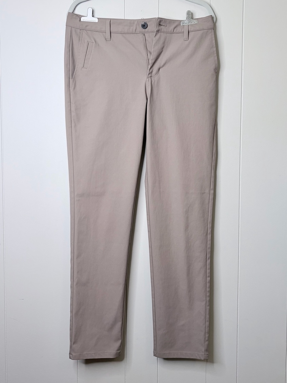 Vuori Men's Cascade Tech Chino Pant Athletic Slim Fit Performance Golf 30x30